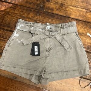 Paige Anessa pleated shorts. Vintage Moss Taupe. Size 32. NWT